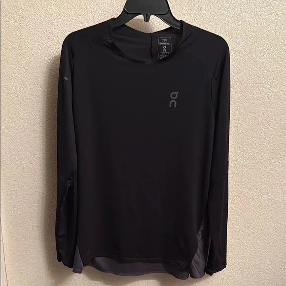 On Running Black Long Sleeve Tee - Picture 2 of 4